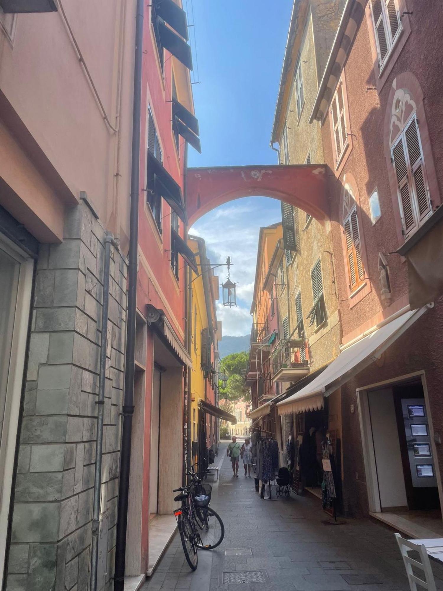 H H Moneglia Il Vicolo Lejlighed Eksteriør billede